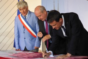 Signing-the-contract